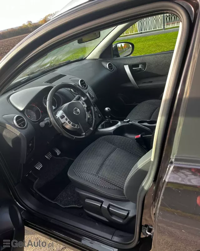 NISSAN Qashqai  2.0 dCi 4x4 Tekna