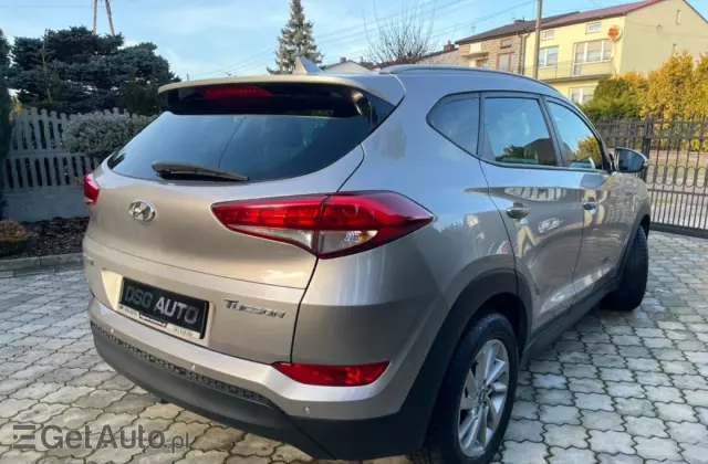 HYUNDAI Tucson 