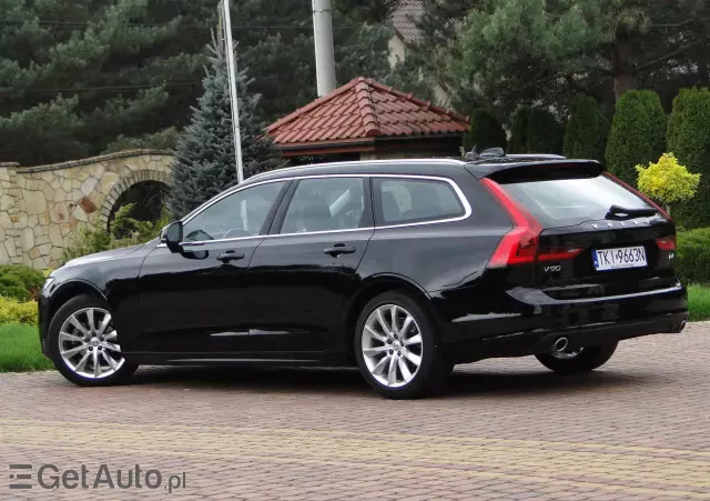 VOLVO V90 D4 Momentum Pro