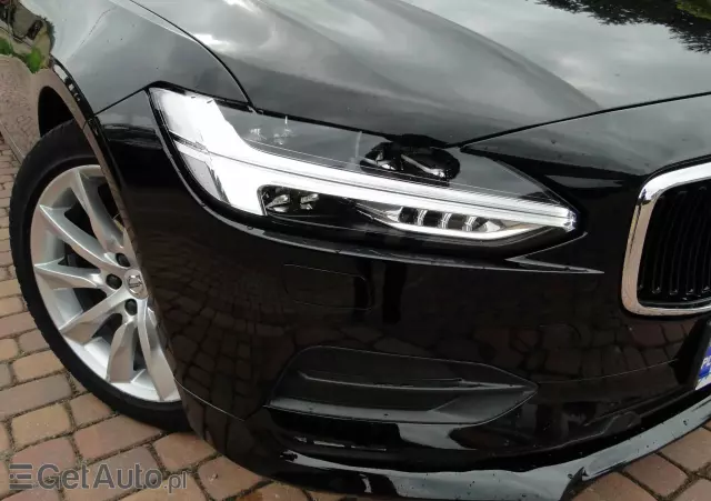 VOLVO V90 D4 Momentum Pro