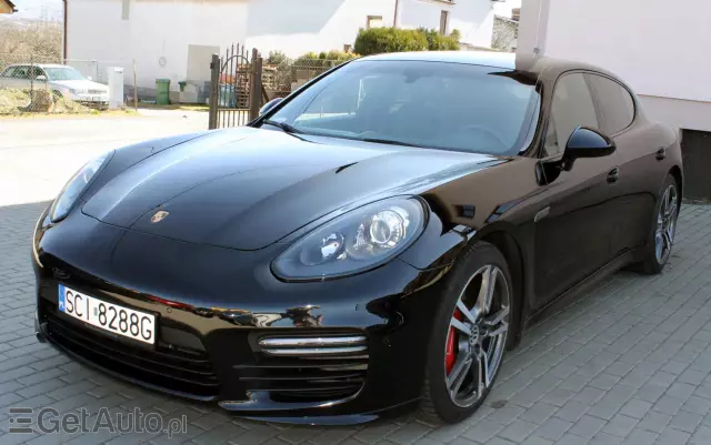 PORSCHE Panamera GTS