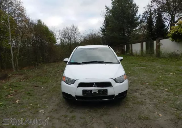 MITSUBISHI Colt 