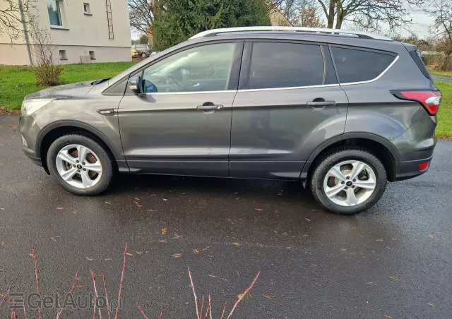 FORD Kuga 2.0 TDCi 4x4 ST-Line