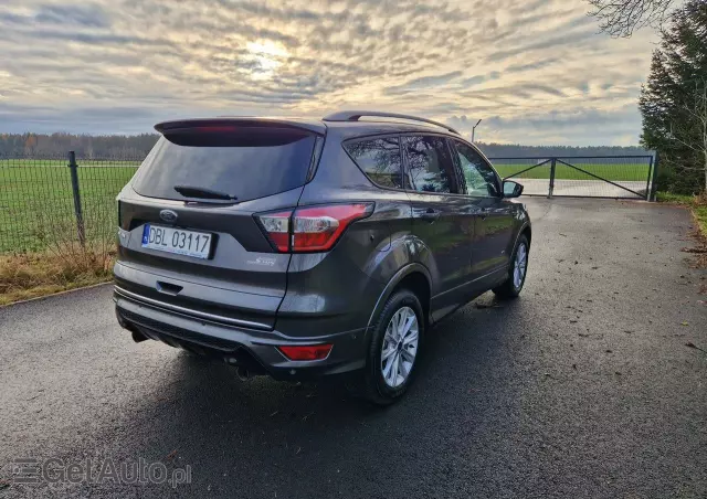 FORD Kuga 1.5 EcoBoost 4x4 Black & Silver