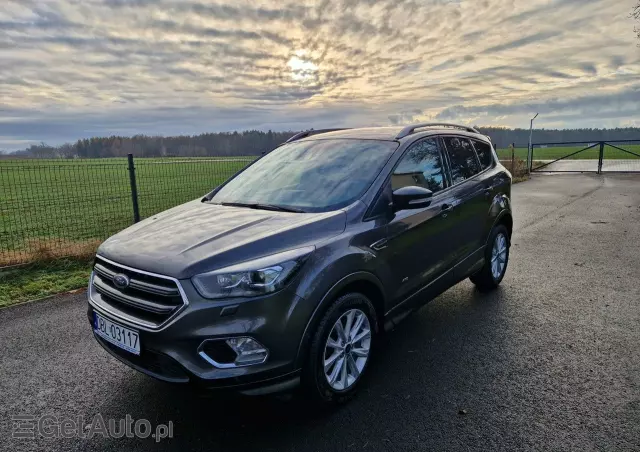 FORD Kuga 1.5 EcoBoost 4x4 Black & Silver