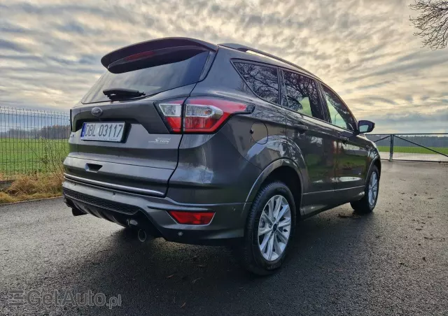 FORD Kuga 1.5 EcoBoost 4x4 Black & Silver