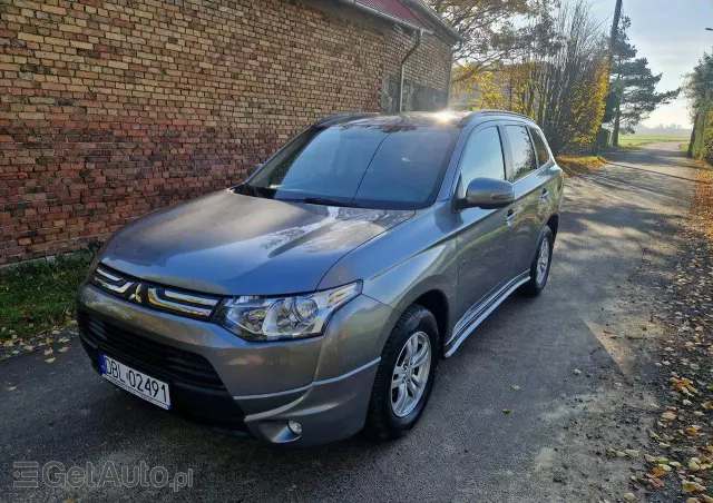 MITSUBISHI Outlander 2.0 2WD Invite