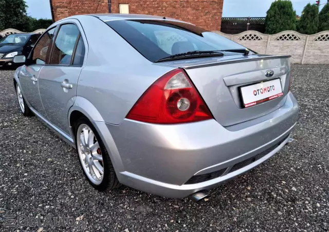 FORD Mondeo V6 ST 220