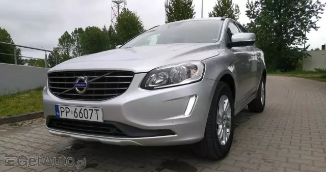 VOLVO XC 60 D3 Drive-E Momentum