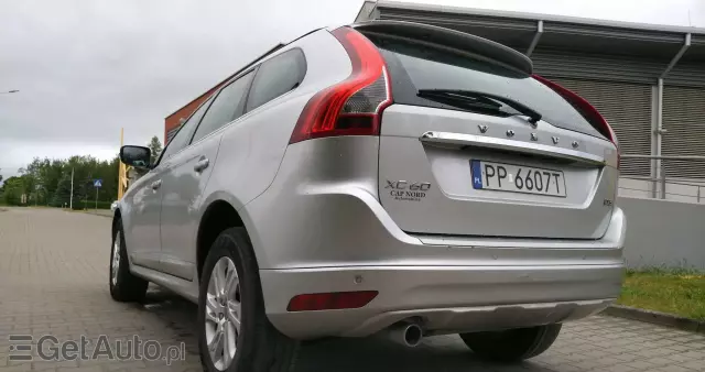 VOLVO XC 60 D3 Drive-E Momentum