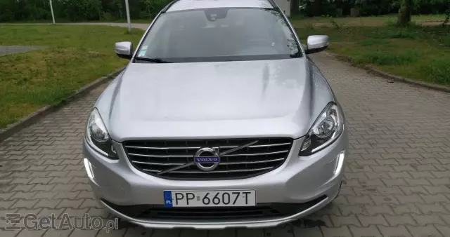 VOLVO XC 60 D3 Drive-E Momentum