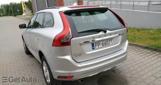 VOLVO XC 60 D3 Drive-E Momentum