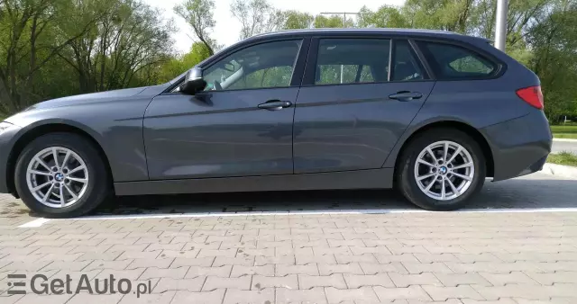 BMW Seria 3 320d Touring xDrive Sport-Aut Luxury Line