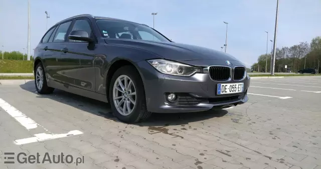 BMW Seria 3 320d Touring xDrive Sport-Aut Luxury Line