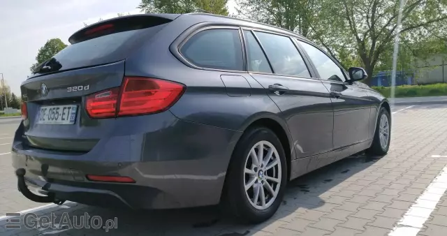 BMW Seria 3 320d Touring xDrive Sport-Aut Luxury Line