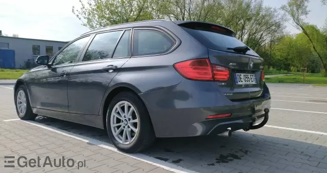 BMW Seria 3 320d Touring xDrive Sport-Aut Luxury Line