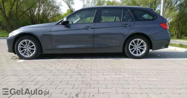 BMW Seria 3 320d Touring xDrive Sport-Aut Luxury Line