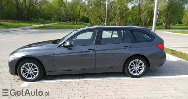 BMW Seria 3 320d Touring xDrive Sport-Aut Luxury Line