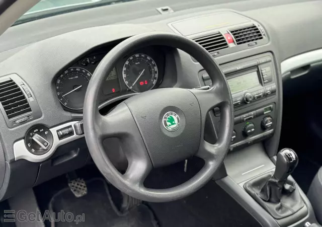 SKODA Octavia 1.6 Ambiente