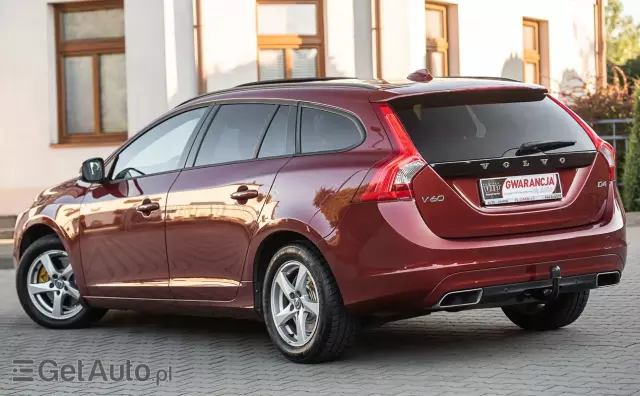 VOLVO V60 D4 Drive-E Dynamic Edition (Momentum)