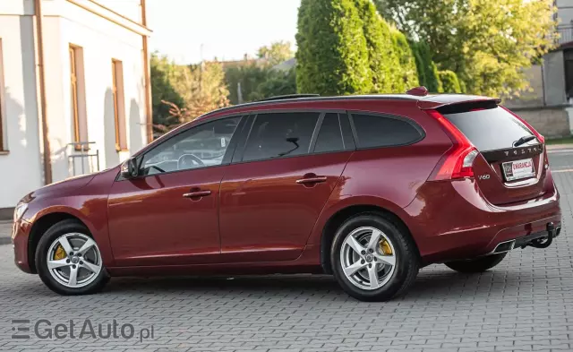 VOLVO V60 D4 Drive-E Dynamic Edition (Momentum)