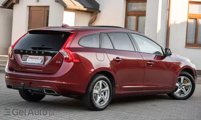 VOLVO V60 D4 Drive-E Dynamic Edition (Momentum)