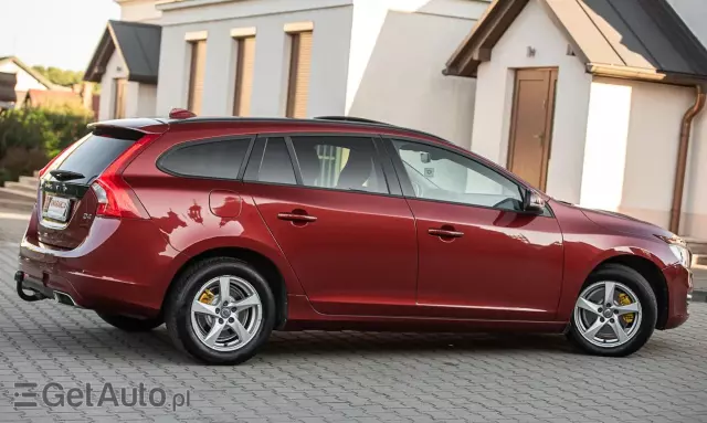 VOLVO V60 D4 Drive-E Dynamic Edition (Momentum)