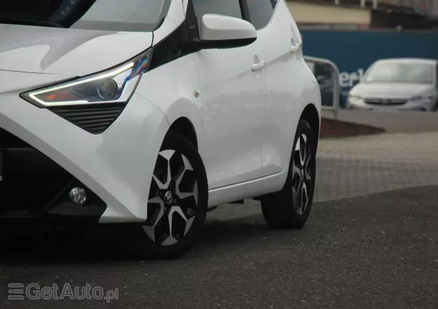 TOYOTA Aygo X-sky