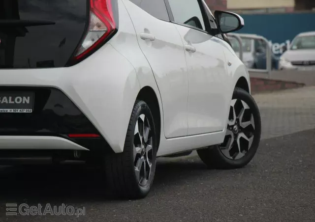 TOYOTA Aygo X-sky