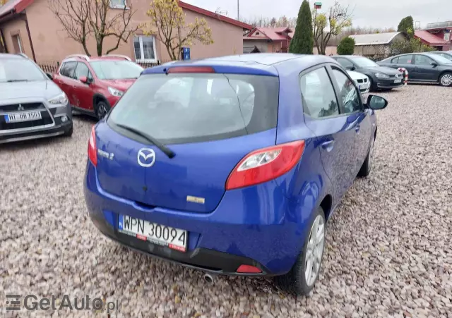 MAZDA 2 