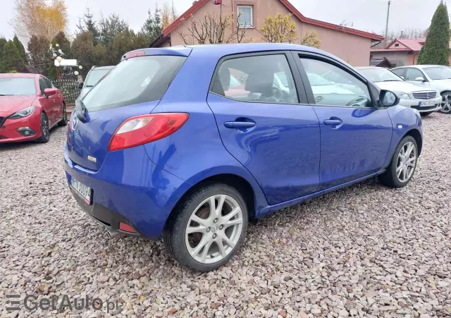 MAZDA 2 