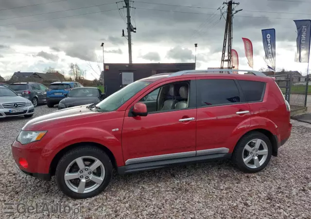 MITSUBISHI Outlander 2.4 4WD CVT Intense