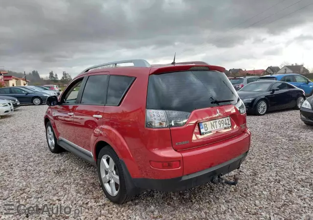 MITSUBISHI Outlander 2.4 4WD CVT Intense