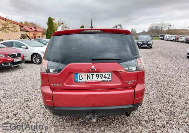 MITSUBISHI Outlander 2.4 4WD CVT Intense