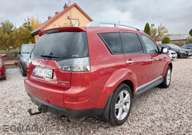 MITSUBISHI Outlander 2.4 4WD CVT Intense