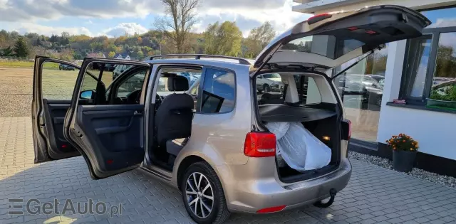 VOLKSWAGEN Touran 