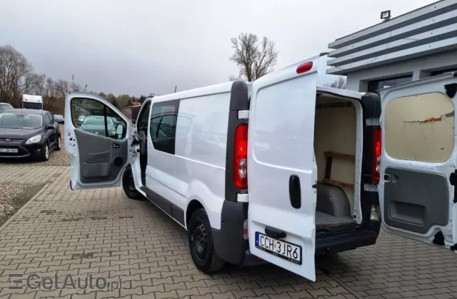 OPEL Vivaro 