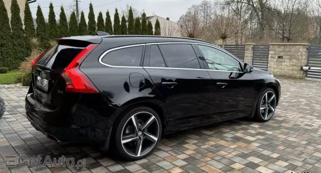 VOLVO V60 D4 Geartronic Momentum