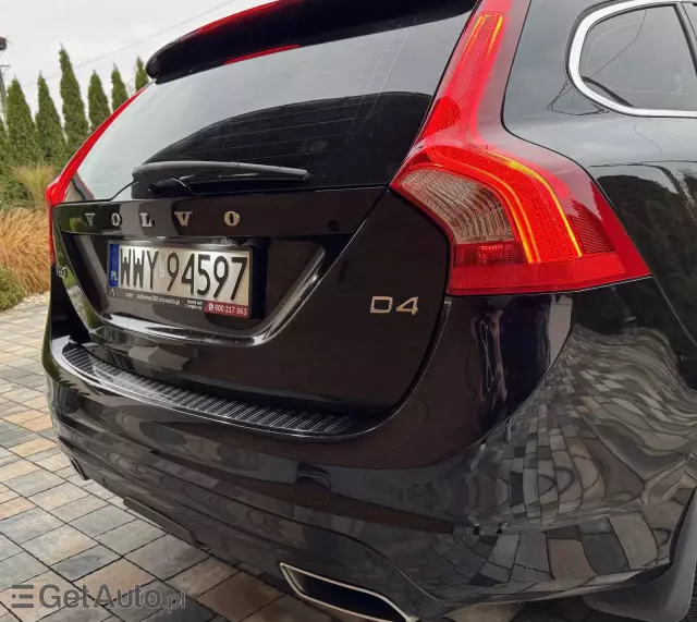 VOLVO V60 D4 Geartronic Momentum