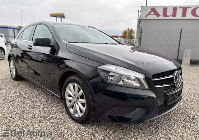 MERCEDES-BENZ Klasa A 180 (BlueEFFICIENCY) Style