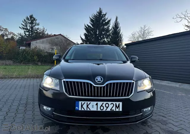 SKODA Superb 2.0 TDI Elegance DSG