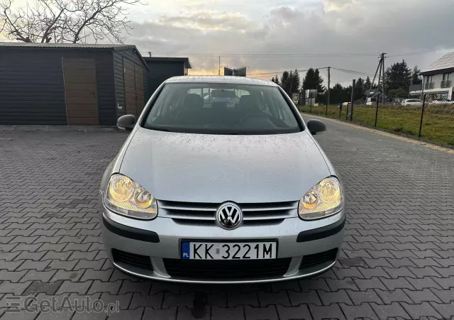 VOLKSWAGEN Golf 1.6 FSI Trendline