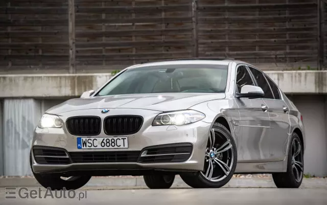 BMW Seria 5 528i xDrive Luxury Line