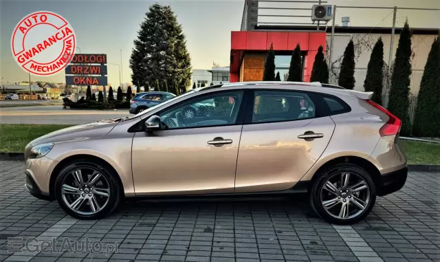 VOLVO V40 Cross Country 