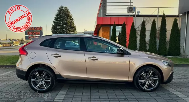 VOLVO V40 Cross Country 