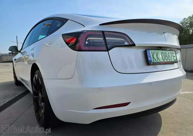 TESLA Model 3 Langstreckenbatterie Allradantrieb Dual Motor Performance