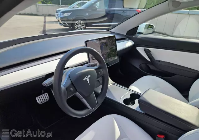 TESLA Model 3 Langstreckenbatterie Allradantrieb Dual Motor Performance