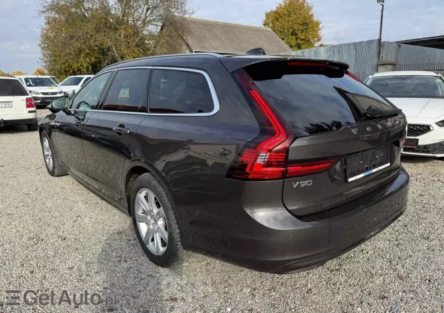 VOLVO V90 D4 Geartronic Momentum Pro