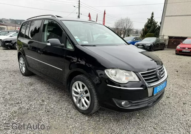 VOLKSWAGEN Touran 