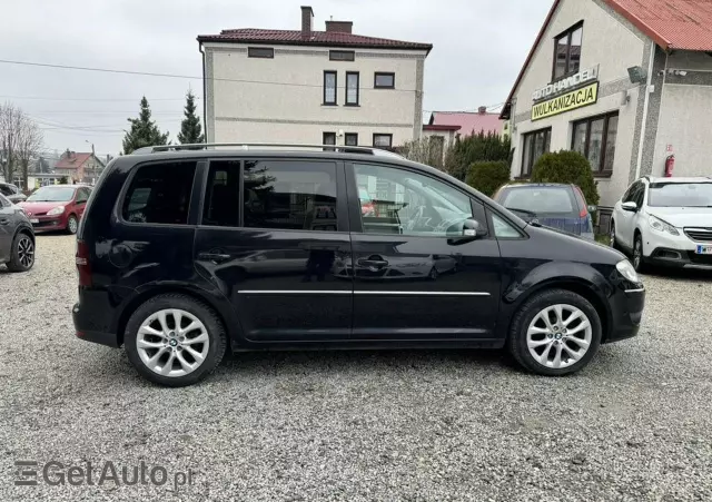 VOLKSWAGEN Touran 